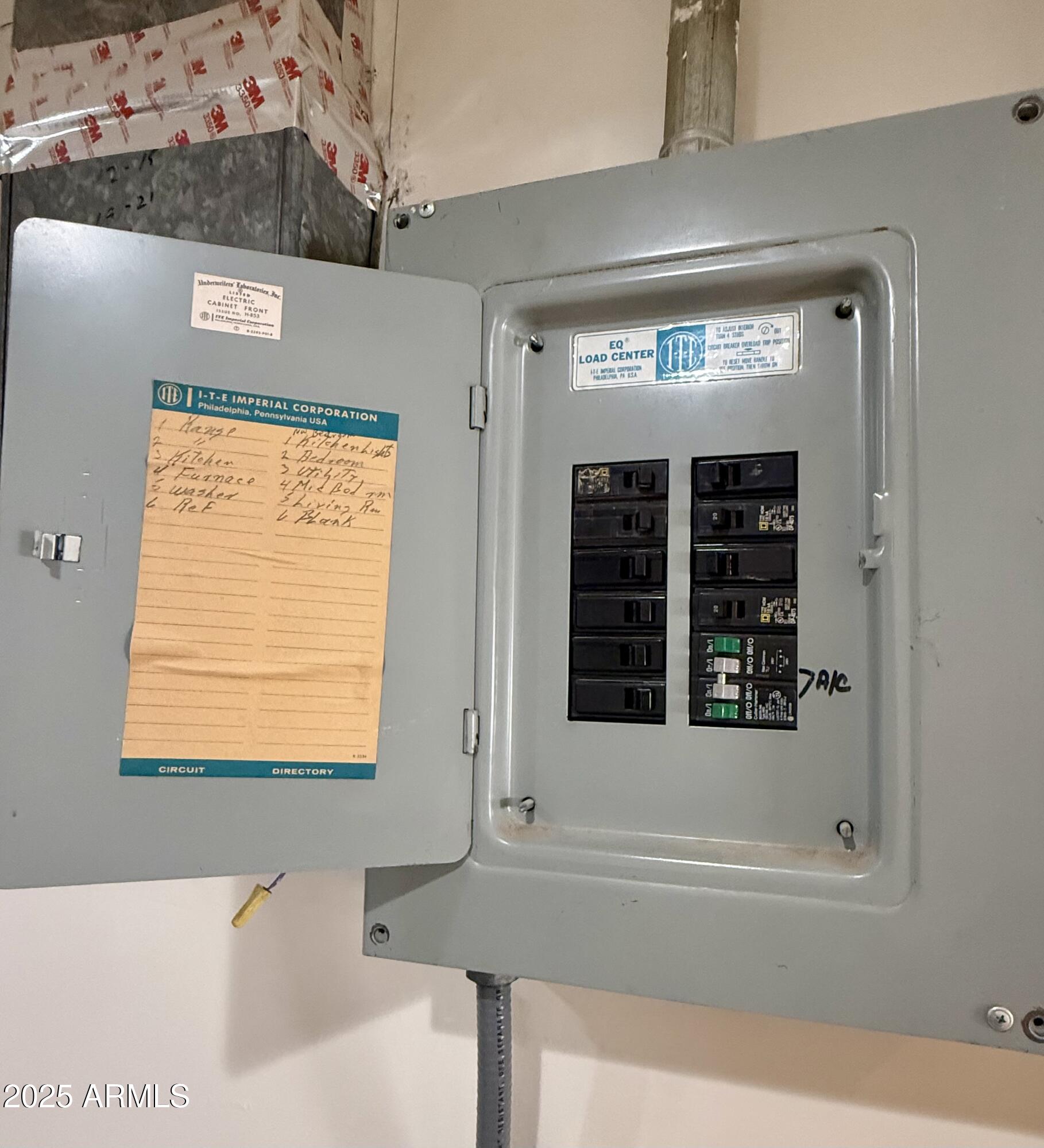 150 West North Street Ajo, AZ 85321 - Photo 15 of 37 a view of bathroom with bathtub and window