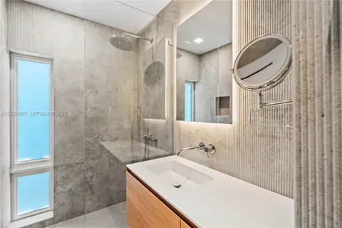 $3,900,000 | 9033 Emerson Avenue, Surfside, FL 33154