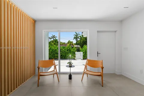 $3,900,000 | 9033 Emerson Avenue, Surfside, FL 33154