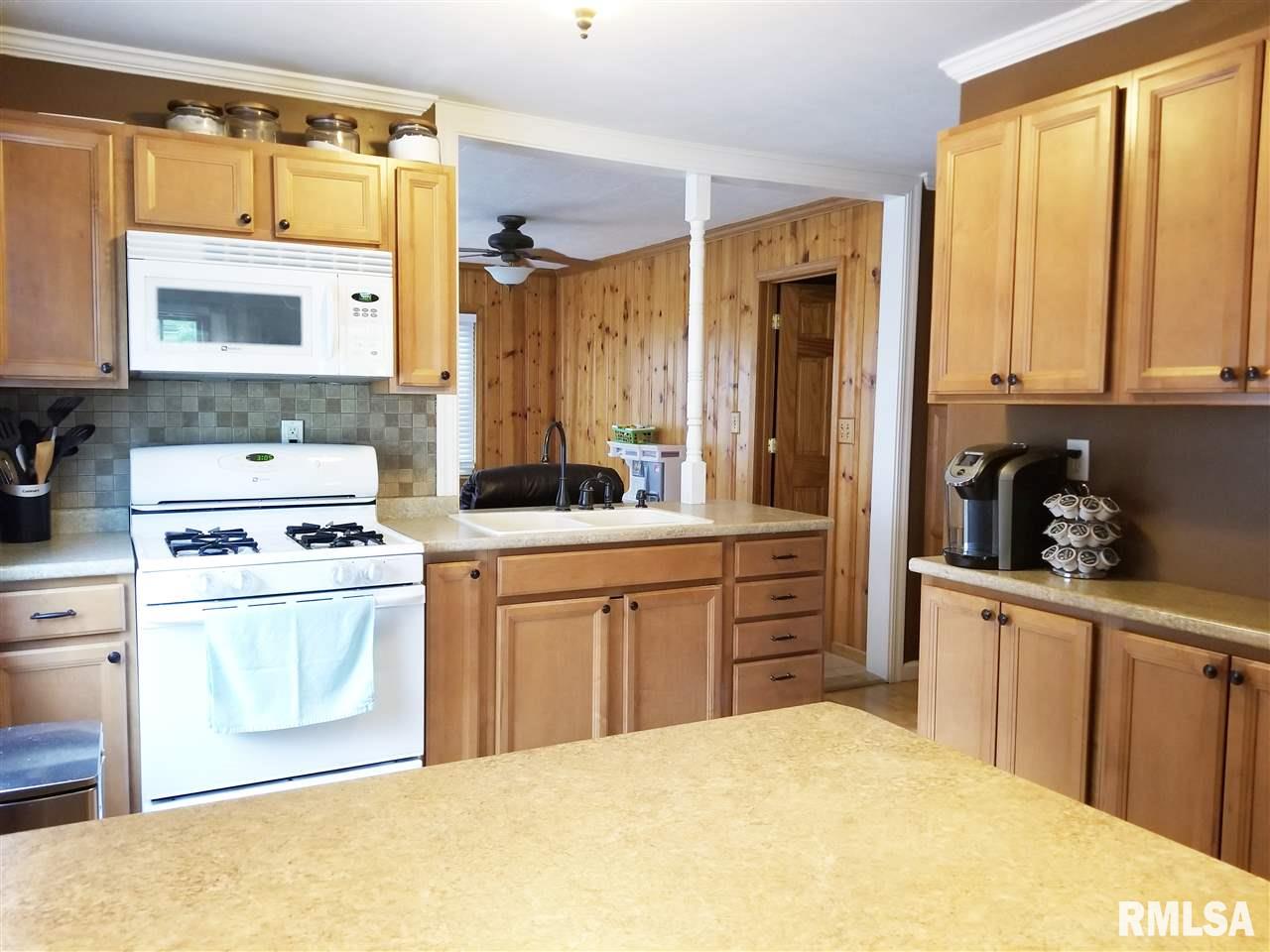 224 West Stonegate Road Peoria, IL 61614 - Photo 8 of 28 Gallery Image 8