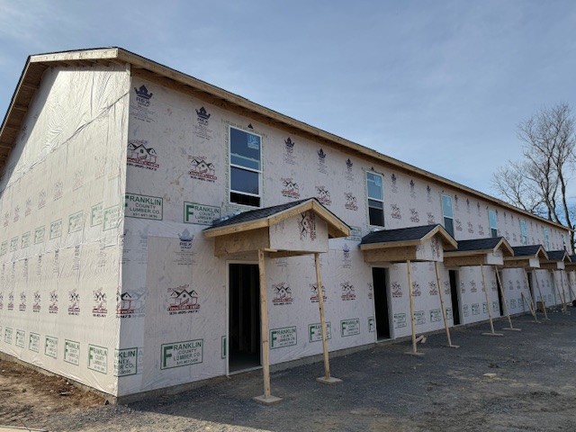 710 Southwest Atlantic Street Tullahoma, TN 37388 - Photo 2 of 2 a front view of a house with parking