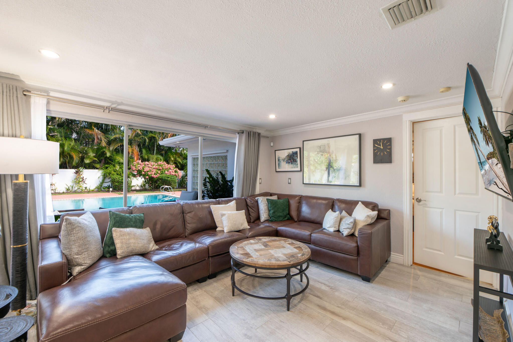 349 Northeast 2nd Street Boca Raton, FL 33432 - Photo 32 of 49 Living Room