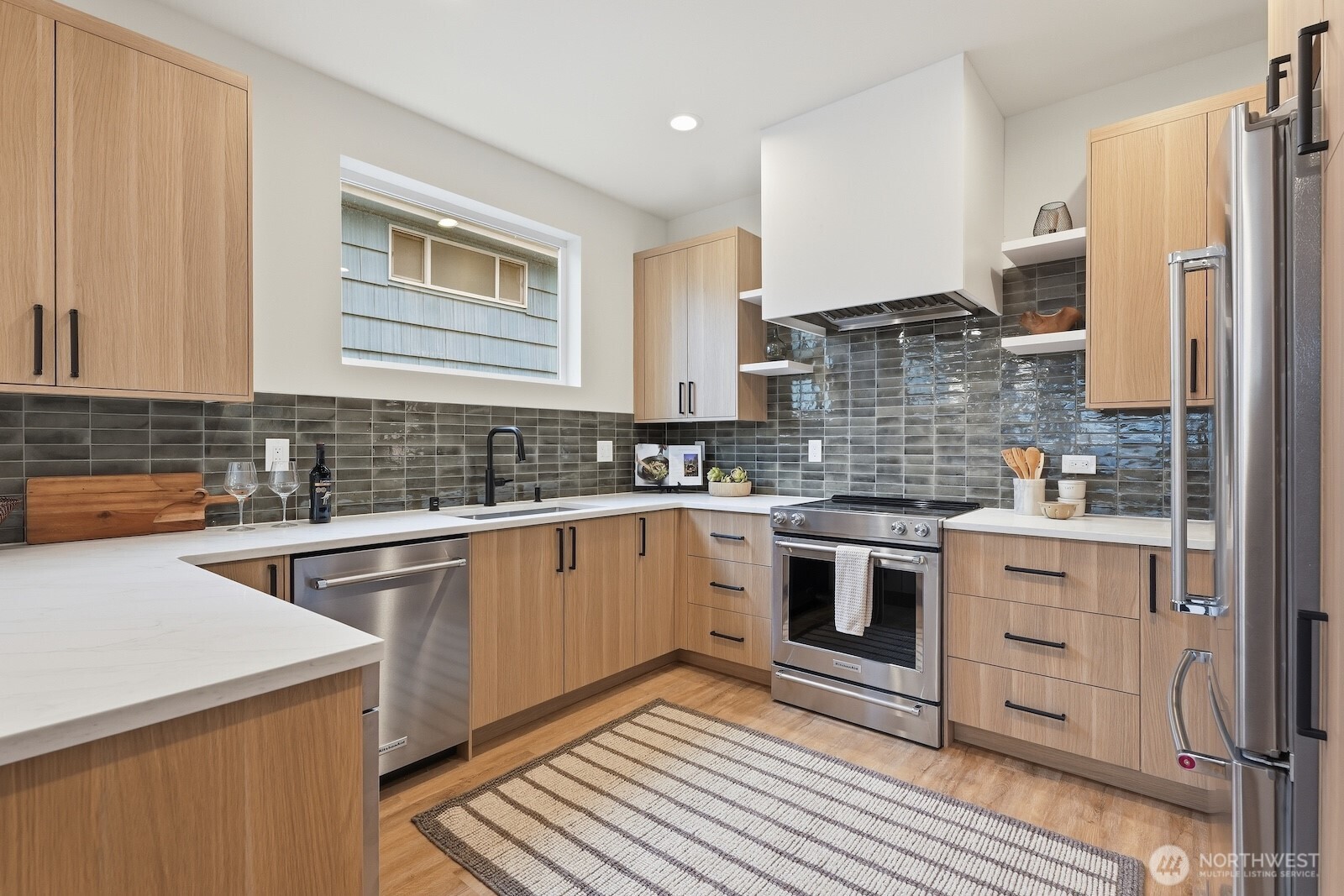 2769 59th Avenue Southwest, Unit A Seattle, WA 98116 - Photo 21 of 34