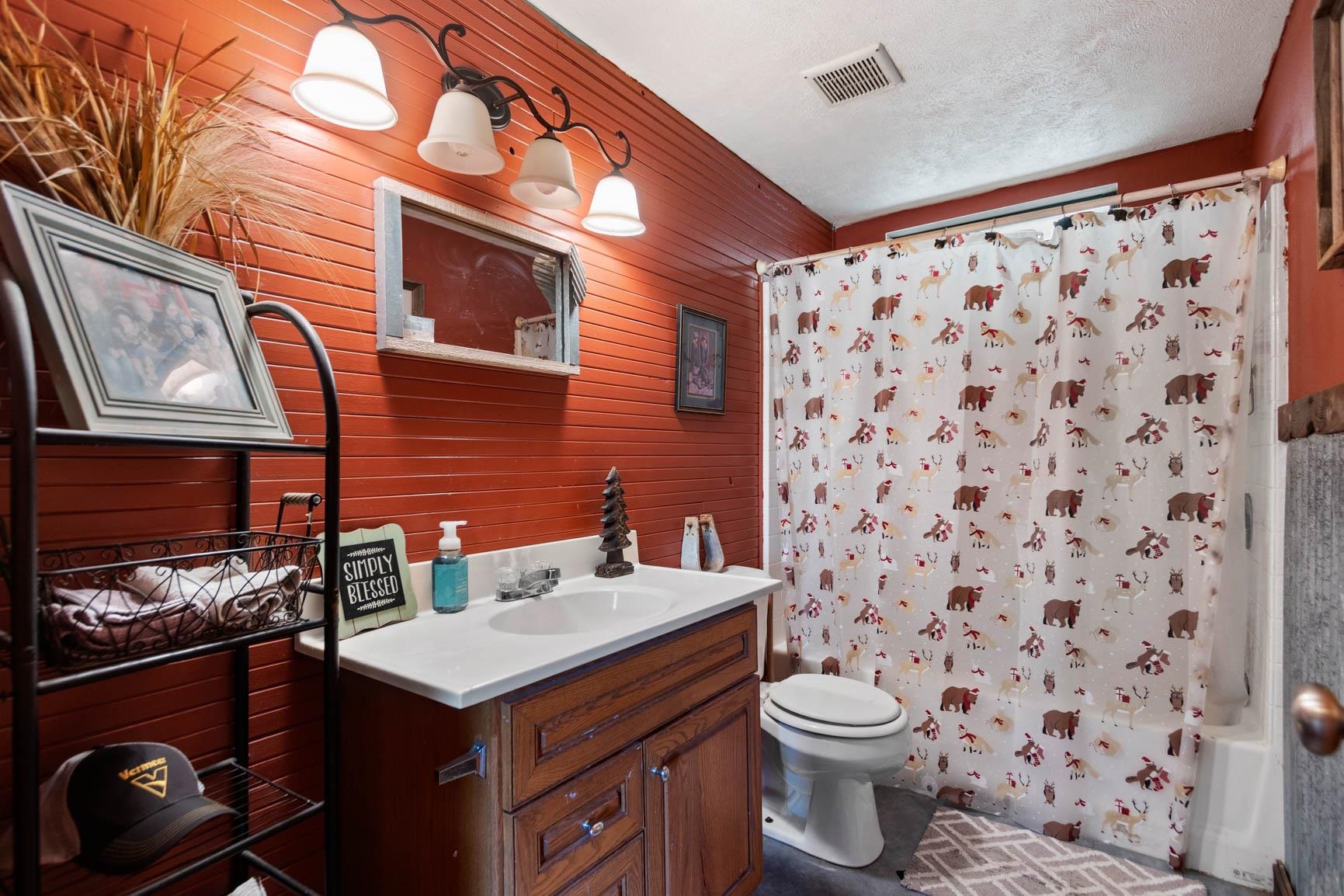 40606 North Madison Road Elk, WA 99009 - Photo 2 of 29
