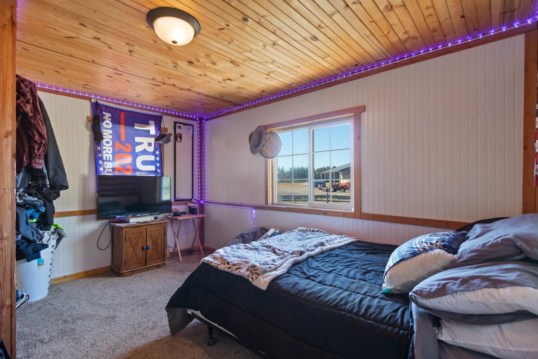 40606 North Madison Road Elk, WA 99009 - Photo 4 of 29