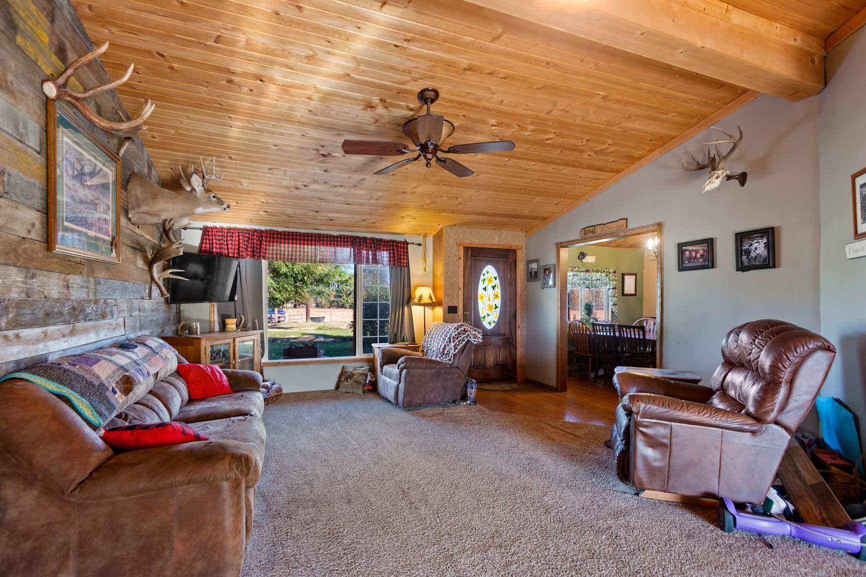 40606 North Madison Road Elk, WA 99009 - Photo 6 of 29