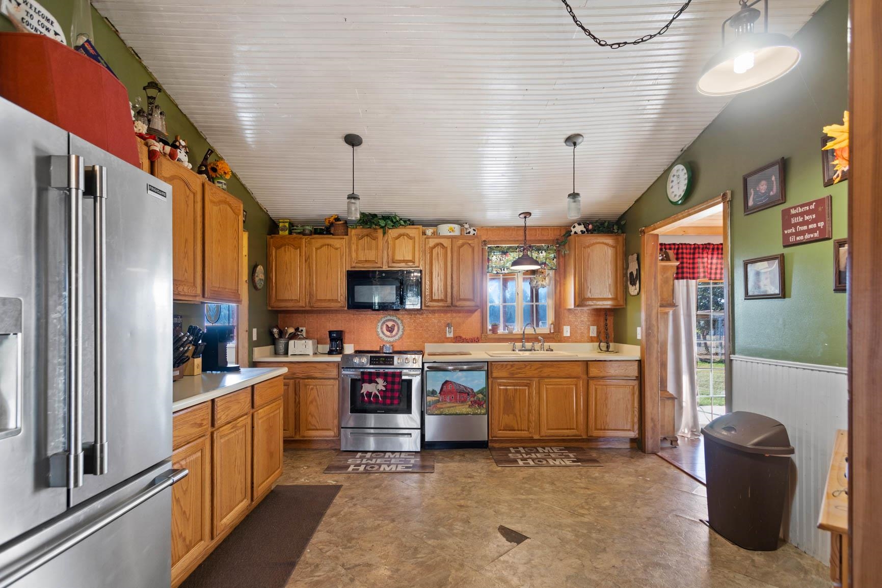 40606 North Madison Road Elk, WA 99009 - Photo 10 of 29