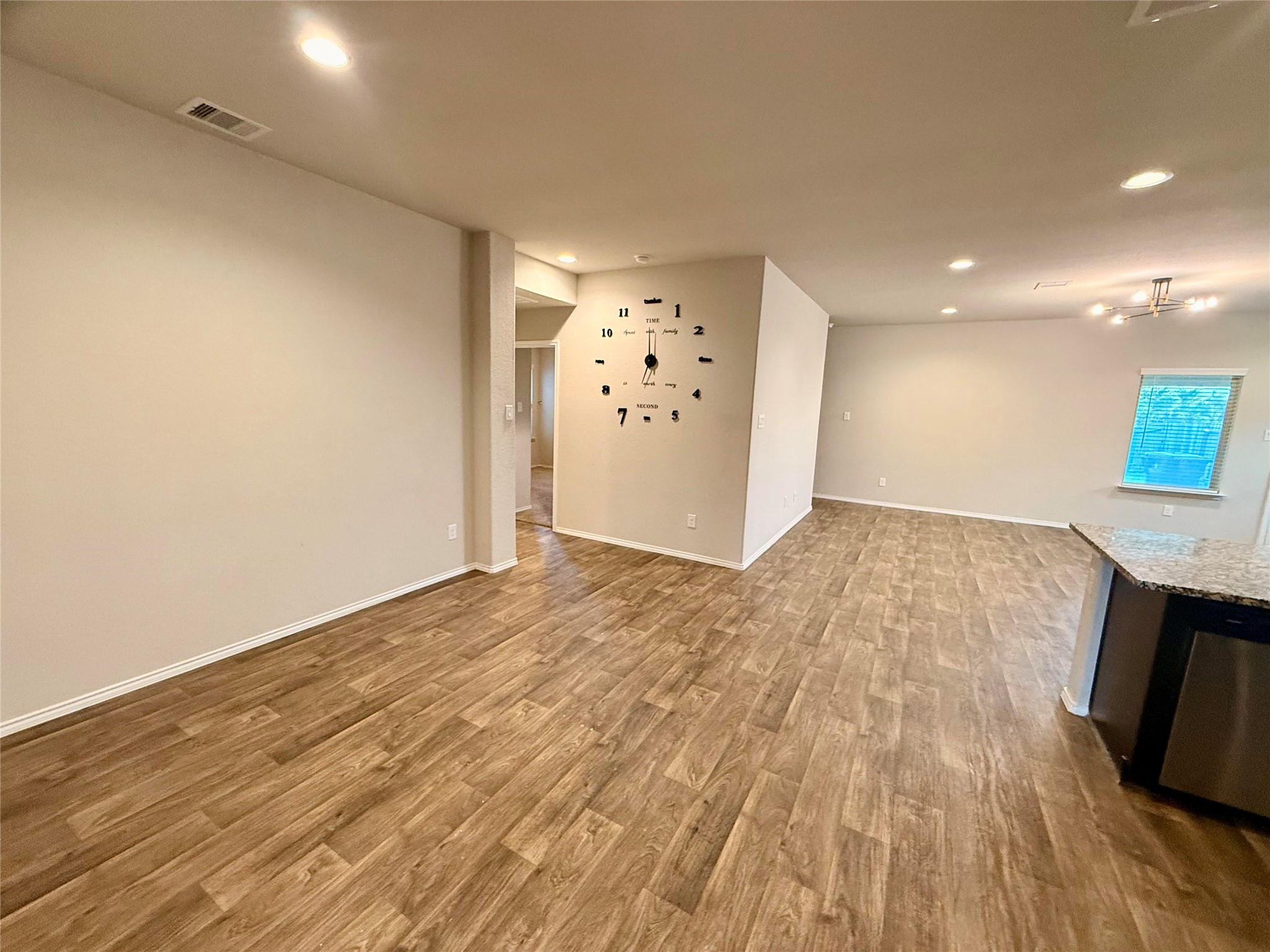 846 Autumn Flats Way Rosharon, TX 77583 - Photo 14 of 27 Expansive Living Room