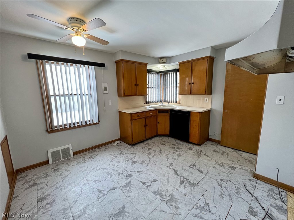 4357 Ingleside Road Warrensville Heights, OH 44128 - Photo 6 of 23