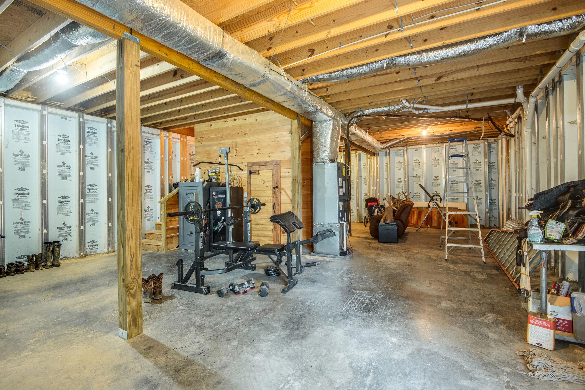 6590 Tom Rail Road Santa Fe, TN 38482 - Photo 23 of 30 a view of a room with gym equipment