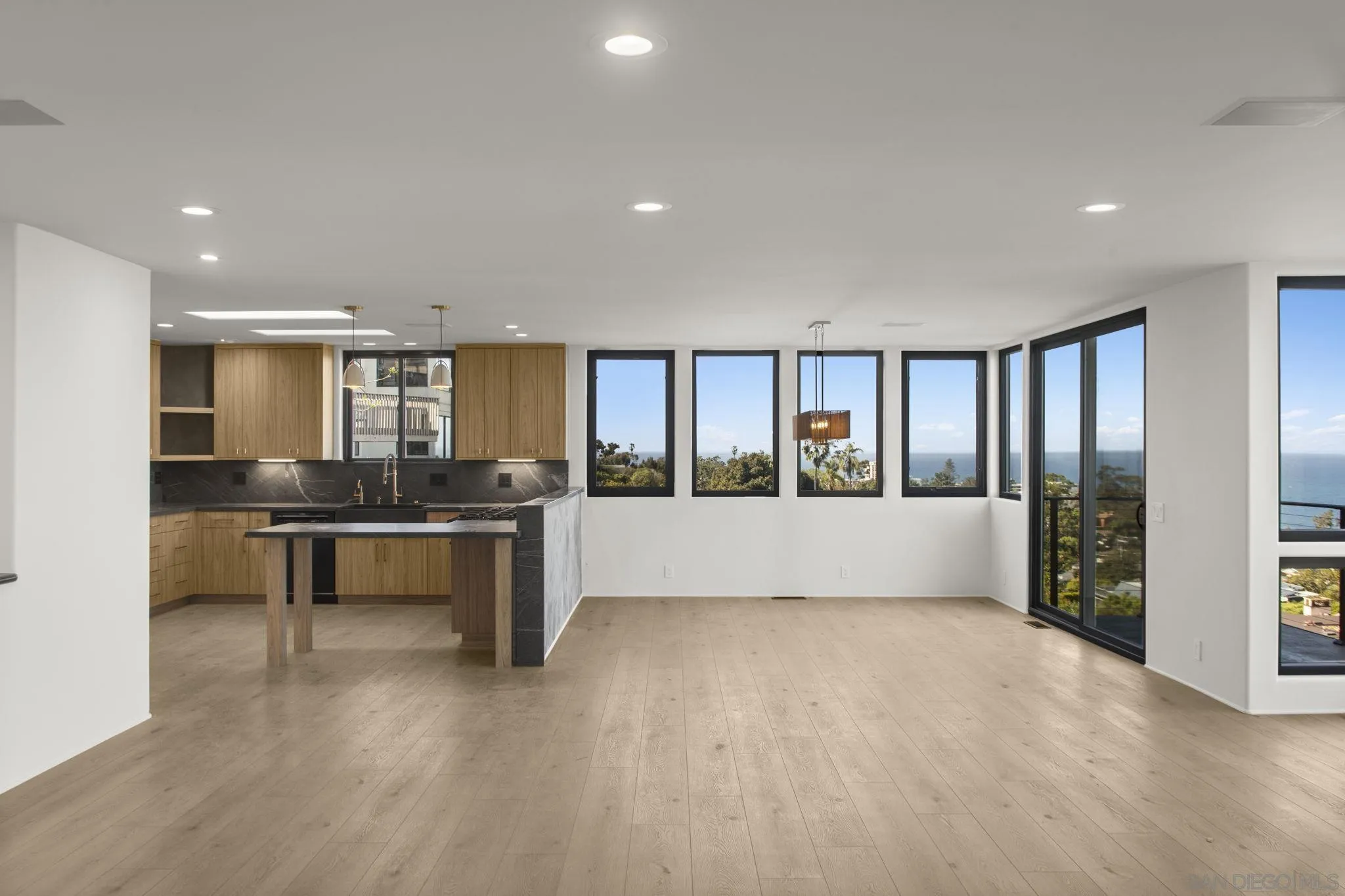 1846 Castellana Road La Jolla, CA 92037 - Photo 5 of 30