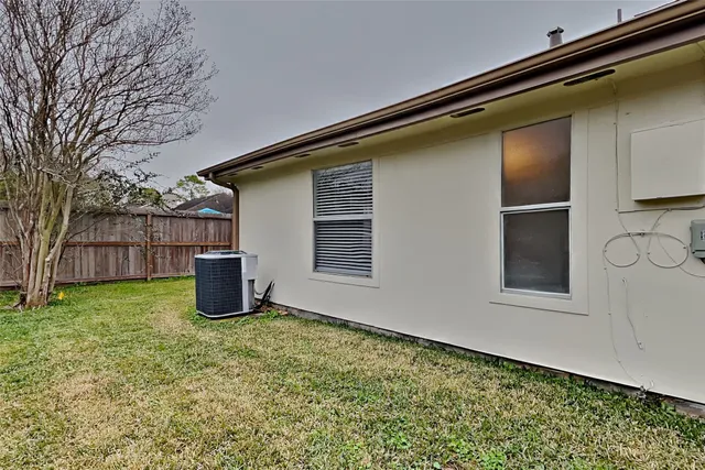 $2,100 | 4311 Duesenberg Court, Pearland, TX 77584