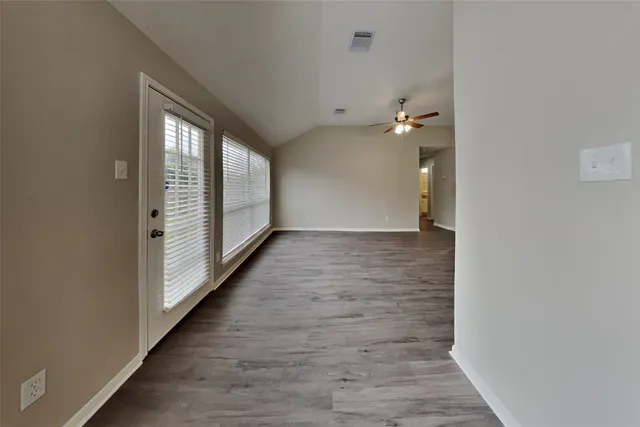 $2,100 | 4311 Duesenberg Court, Pearland, TX 77584