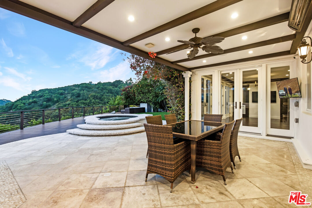 12608 Promontory Road Los Angeles, CA 90049 - Photo 20 of 59