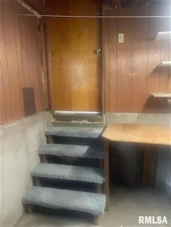 $215,000 | 206 Meadow Drive, Macomb, IL 61455