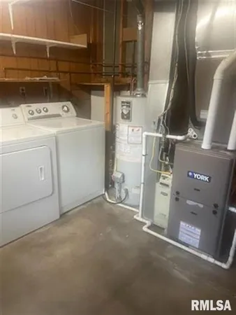 $215,000 | 206 Meadow Drive, Macomb, IL 61455