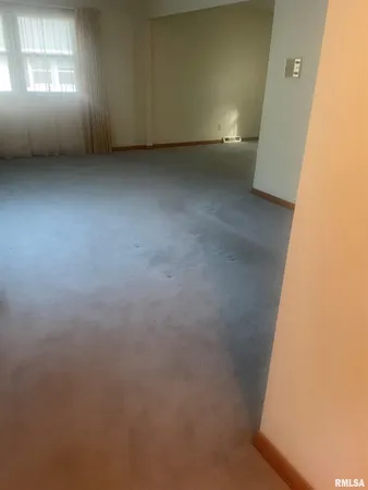 $215,000 | 206 Meadow Drive, Macomb, IL 61455