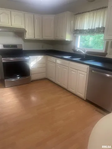 $215,000 | 206 Meadow Drive, Macomb, IL 61455