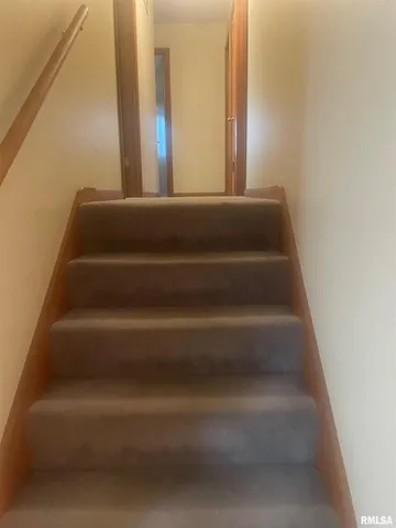 $215,000 | 206 Meadow Drive, Macomb, IL 61455