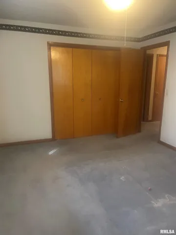 $215,000 | 206 Meadow Drive, Macomb, IL 61455