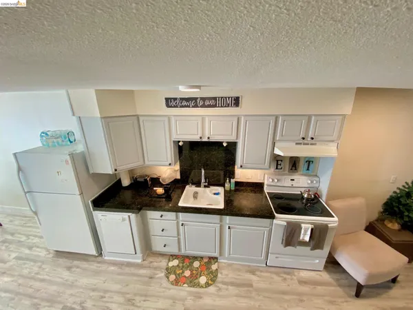 $184,900 | 19096 Dyer Court, Unit 2, Groveland, CA 95321