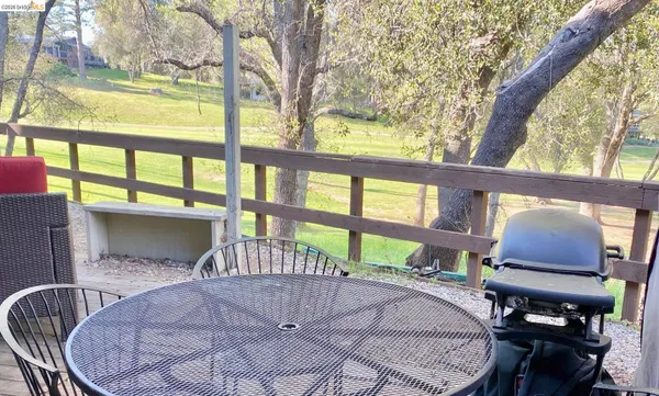 $184,900 | 19096 Dyer Court, Unit 2, Groveland, CA 95321