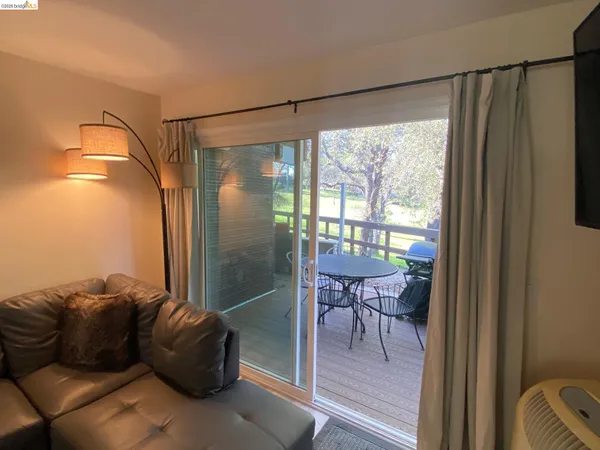 $184,900 | 19096 Dyer Court, Unit 2, Groveland, CA 95321