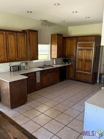 $729,999 | 17820 Highway 42, Livingston, LA 70754