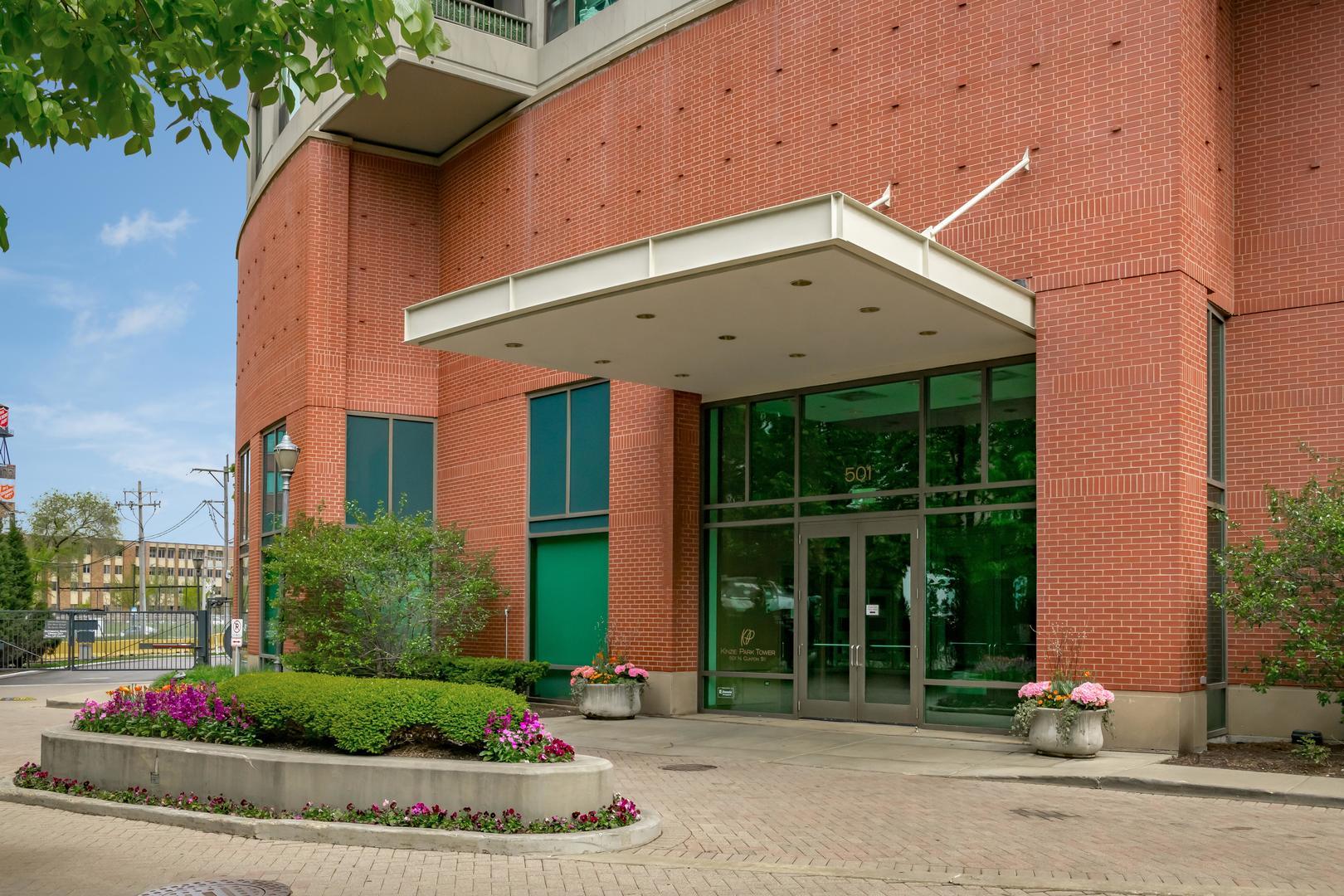 501 North Clinton Street, Unit 1303 Chicago, IL 60654 - Photo 43 of 46