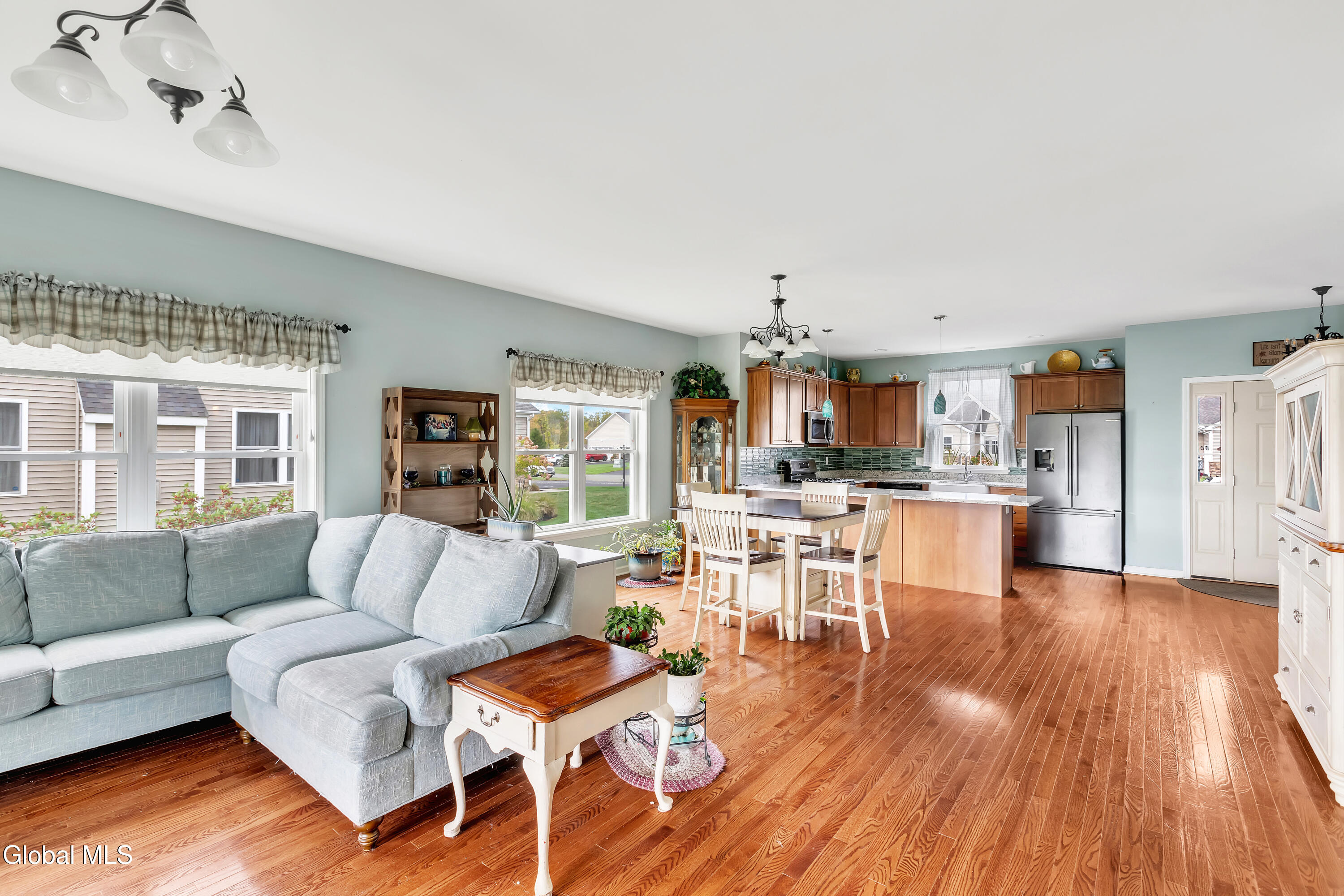 4 Elena Court Halfmoon, NY 12065 - Photo 12 of 62 07-IMG_2036