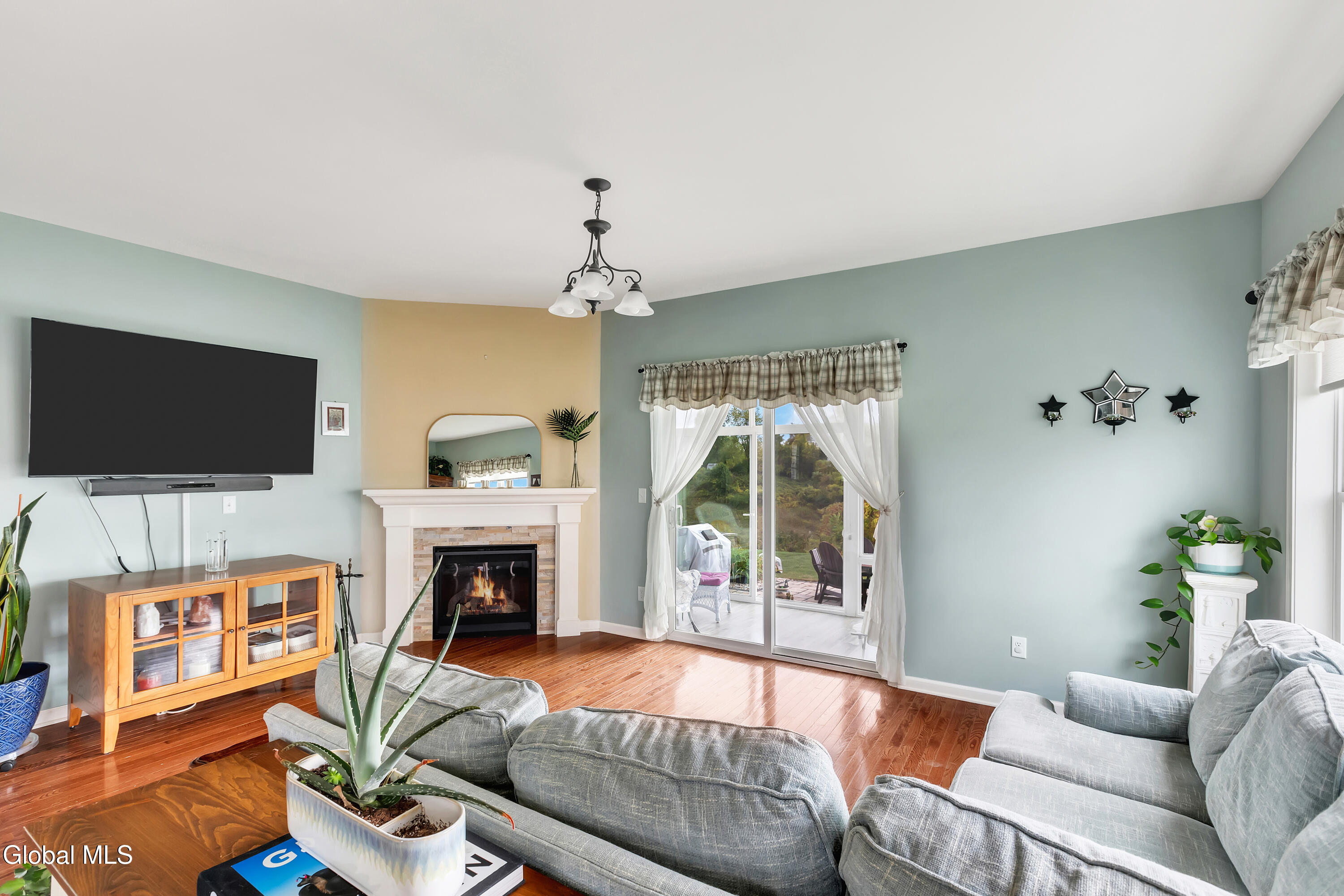 4 Elena Court Halfmoon, NY 12065 - Photo 13 of 62 18-IMG_2018 w fire