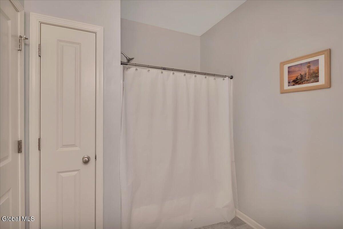 4 Elena Court Halfmoon, NY 12065 - Photo 23 of 62 27-IMG_2077