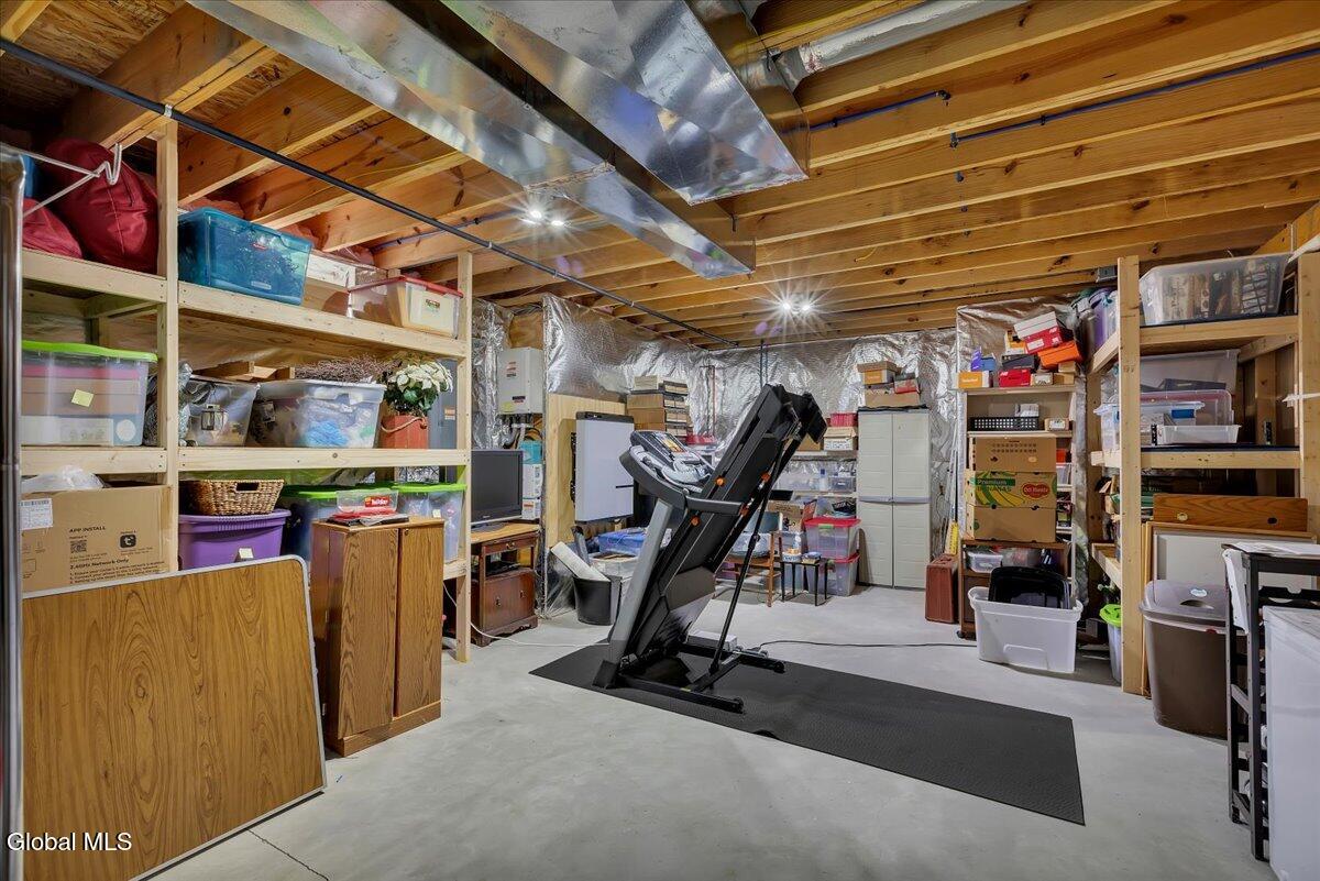 4 Elena Court Halfmoon, NY 12065 - Photo 48 of 62 41-IMG_2217