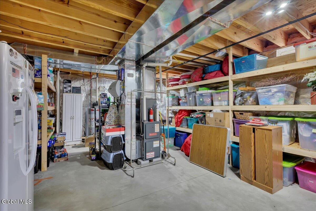 4 Elena Court Halfmoon, NY 12065 - Photo 49 of 62 42-IMG_2223