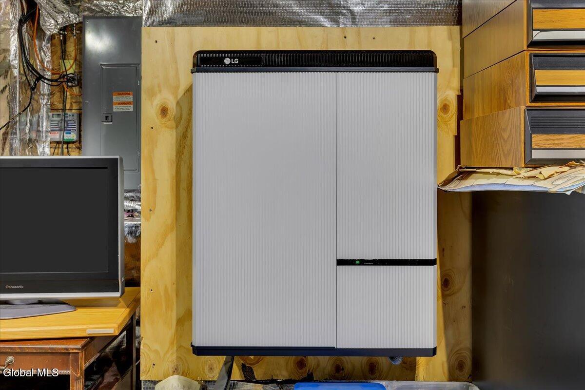 4 Elena Court Halfmoon, NY 12065 - Photo 50 of 62 43-IMG_2229