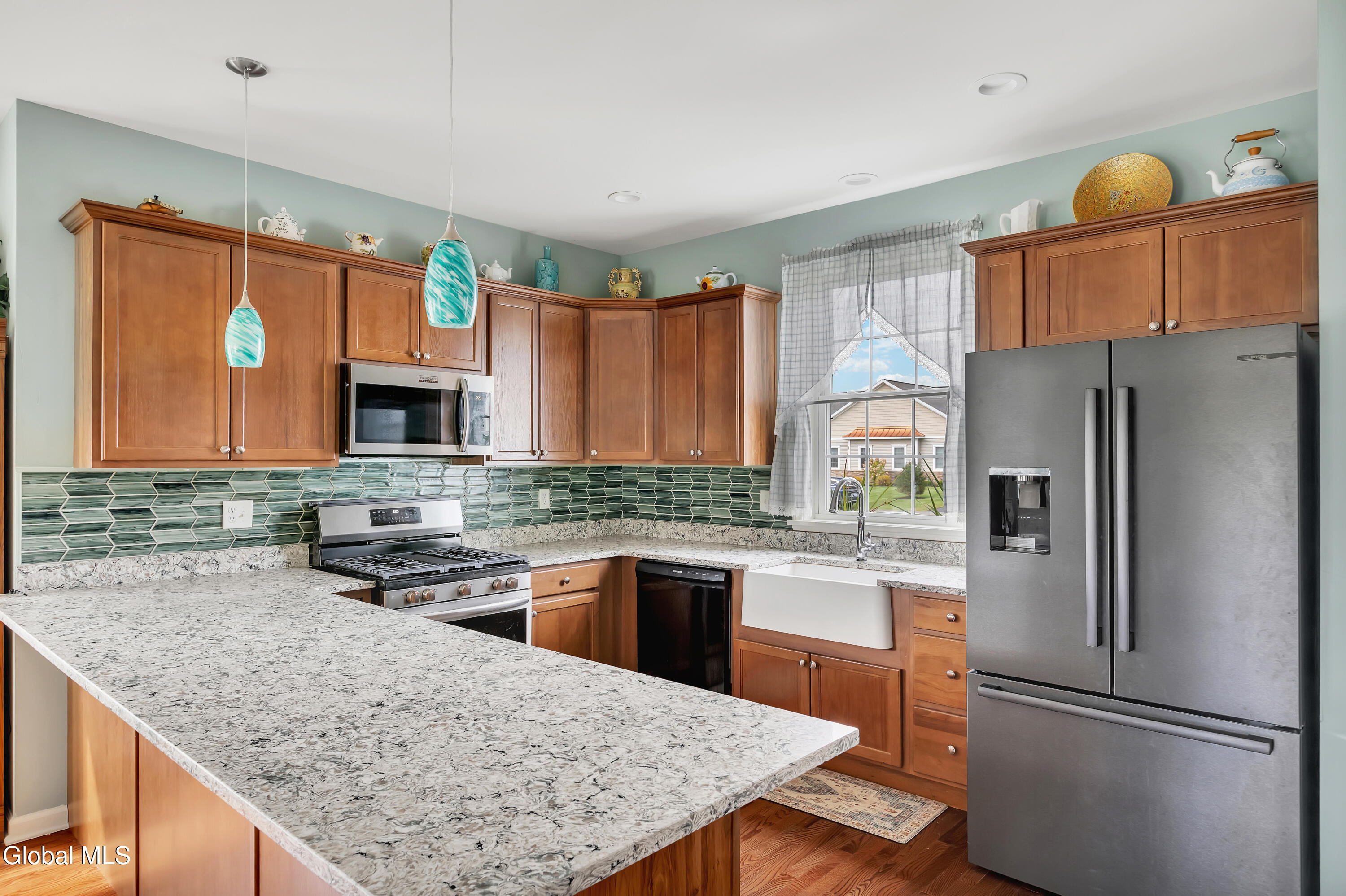 4 Elena Court Halfmoon, NY 12065 - Photo 7 of 62 14-IMG_1985