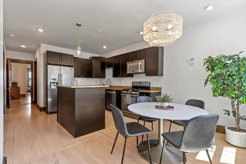 $899,000 | 3452 North Damen Avenue, Chicago, IL 60618