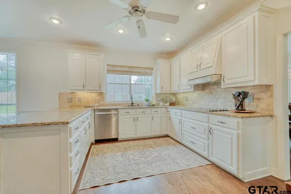 $489,000 | 113 Oak Isle Drive, Longview, TX 75605