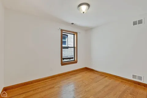 $4,000 | 4544 North Western Avenue, Unit 2, Chicago, IL 60625