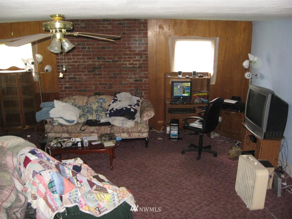 486 Southwest 13th Street Chehalis, WA 98532 - Photo 3 of 10 Gallery Image 3