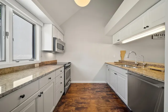 $890,000 | 8 East Birch Road, Unit 103, Stratton, VT 05360