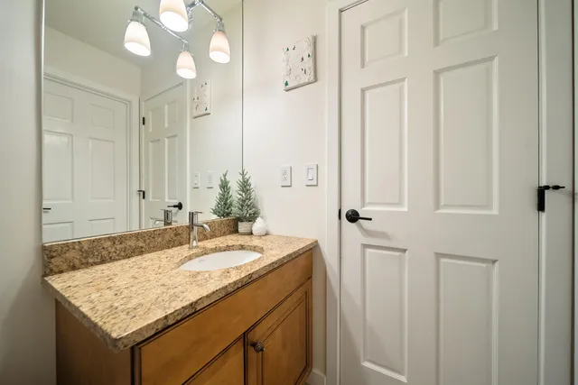 $890,000 | 8 East Birch Road, Unit 103, Stratton, VT 05360