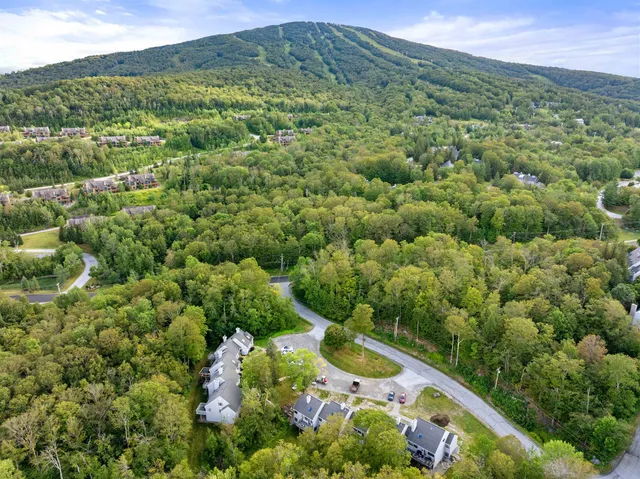 $890,000 | 8 East Birch Road, Unit 103, Stratton, VT 05360