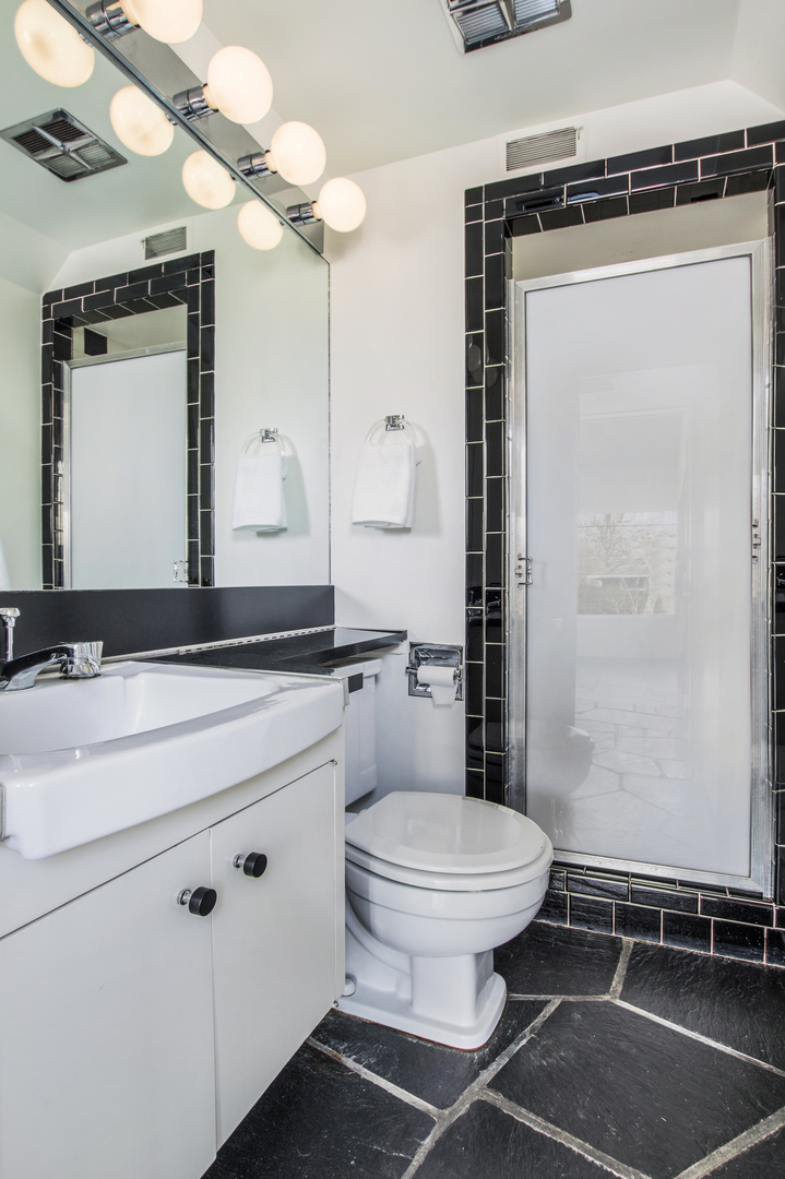 335 Park Place Glencoe, IL 60022 - Photo 17 of 19