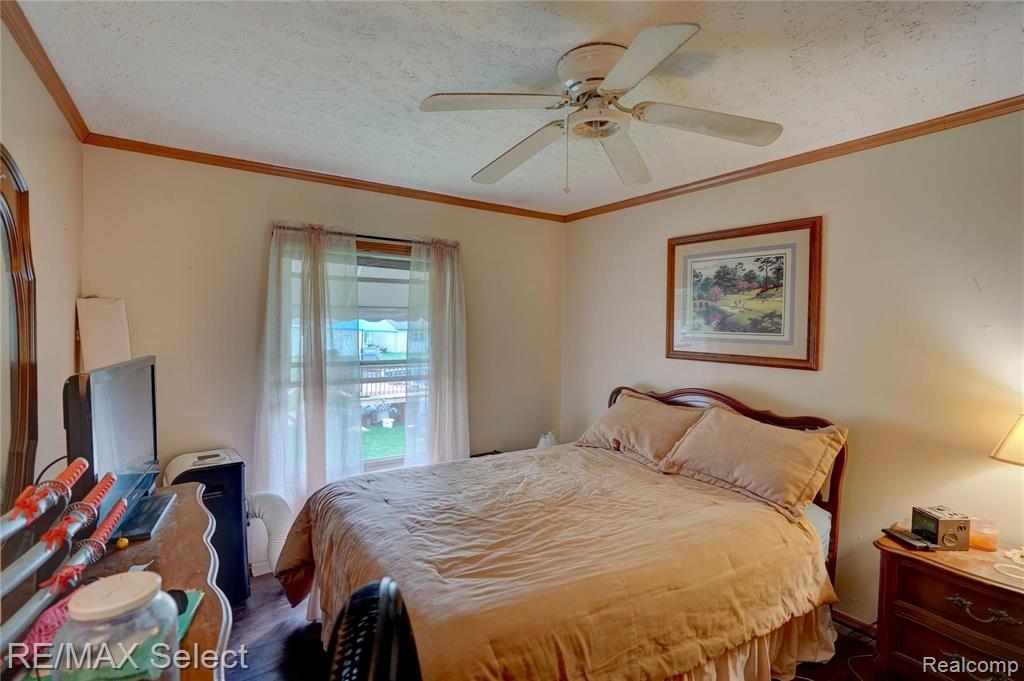 1349 Howe Road Burton, MI 48509 - Photo 34 of 41
