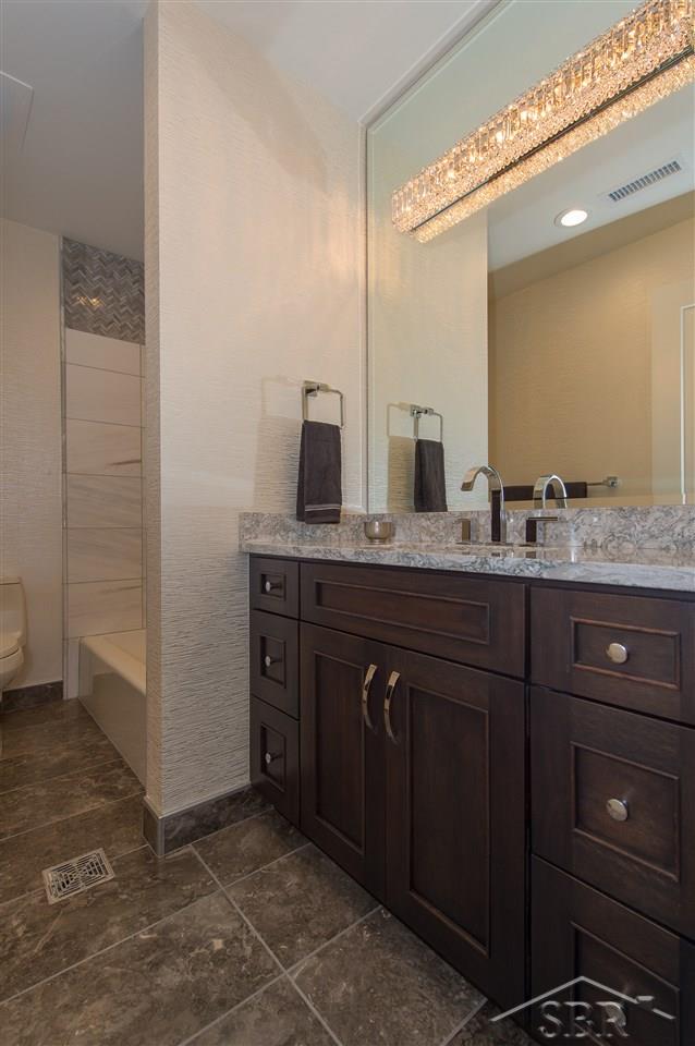 9 East Main Street, Unit 404 Bay City, MI 48708 - Photo 27 of 39 31270204-26.JPG