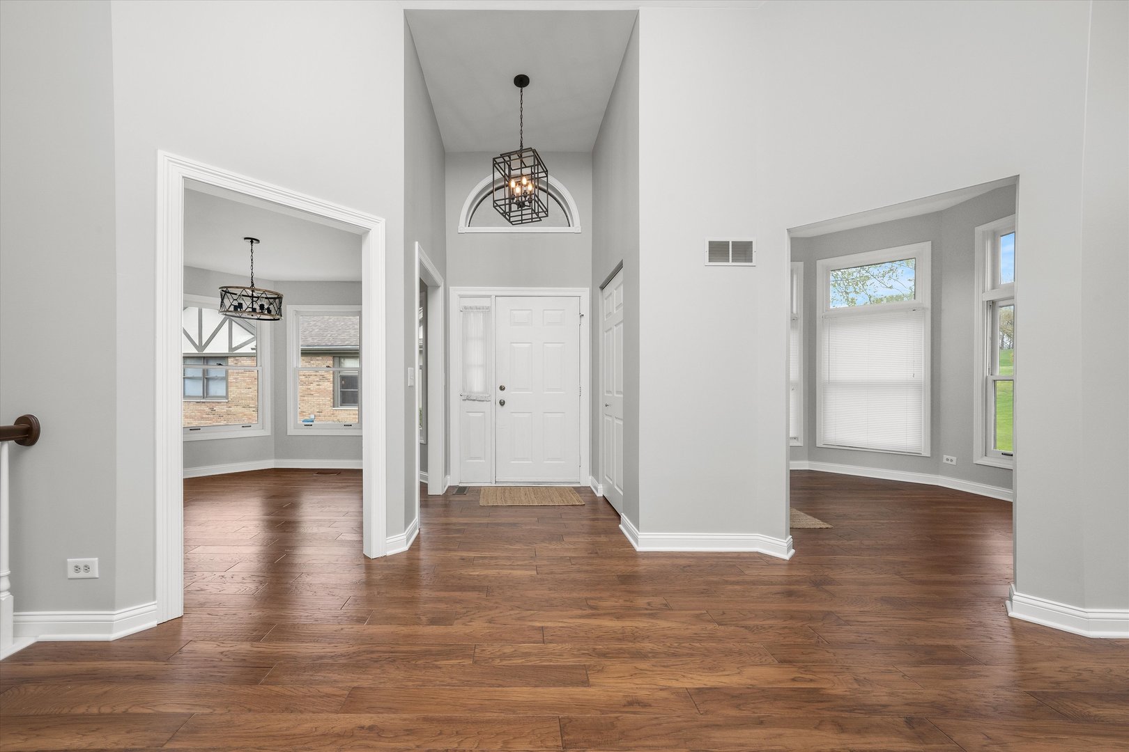 10620 Golf Road Orland Park, IL 60462 - Photo 16 of 42 a view interior of the house