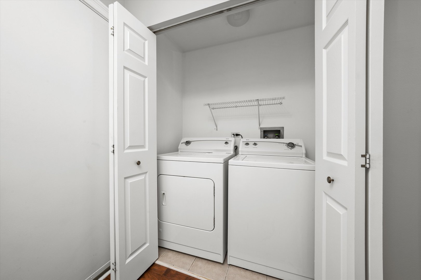 10620 Golf Road Orland Park, IL 60462 - Photo 17 of 42 a utility room with dryer and washer