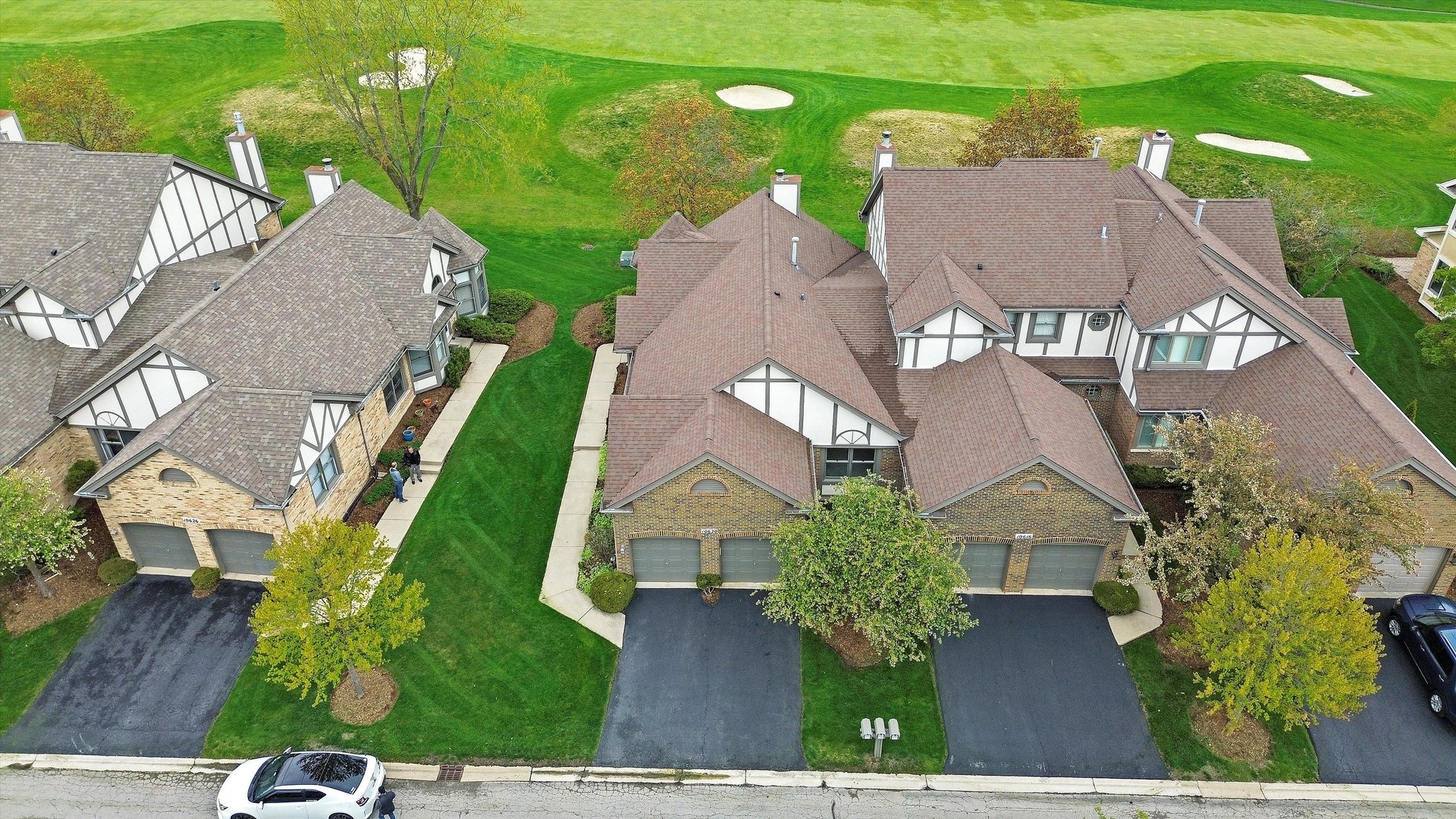 10620 Golf Road Orland Park, IL 60462 - Photo 38 of 42 an aerial view of a house