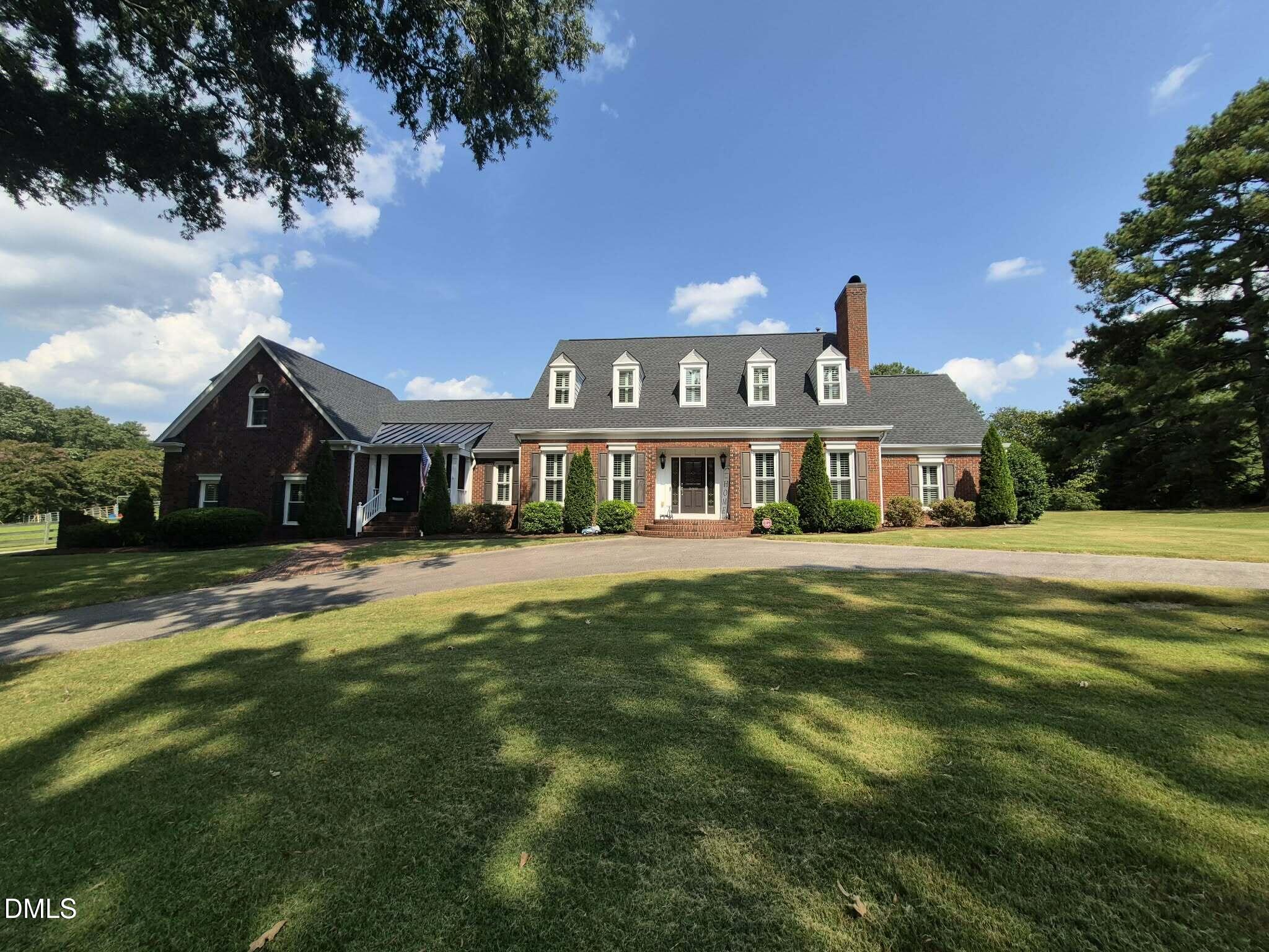 5708 Castlebrook Drive Raleigh, NC 27604 - Photo 2 of 50 f2d1c11b-39a3-4c1e-a239-a3995bd130ad